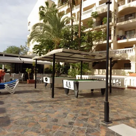 Very Spacious 2 Bed In Castle Harbour C203 Lägenhet