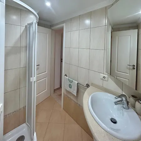 Very Spacious 2 Bed In Castle Harbour C203 * ロスクリスティアーノス