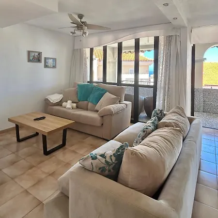 Very Spacious 2 Bed In Castle Harbour C203 Апартаменты Лос Кристианос